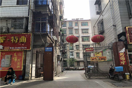 急售浉河中学旁报晓新村旁家属院精装两房看房方便性价比高！！